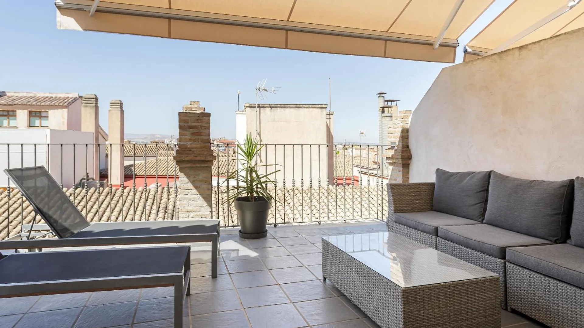 Room Mate Leo Granada Hotel