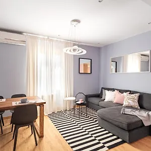 Three Bedrooms Appartamento
